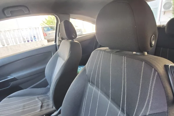 Makina ne shitje ne Tirane, Opel, 2007 Benzine,Kambio Manual Pagesa 2,500  Euro.