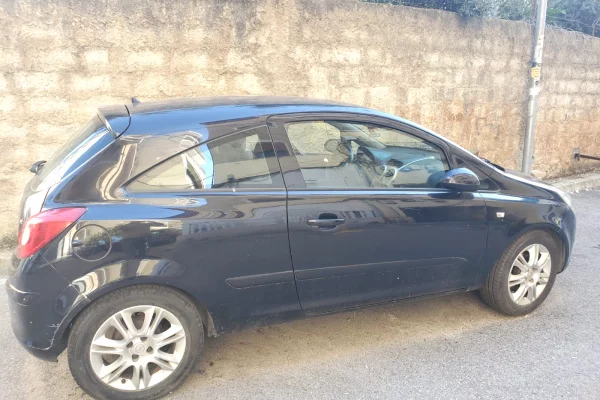 Makina ne shitje ne Tirane, Opel, 2007 Benzine,Kambio Manual Pagesa 2,500  Euro.