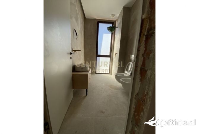 Shtepi me qera Apartament ne Tirane, 1+1, Mobilimi E mobiluar, Pagesa 1,000  Euro.