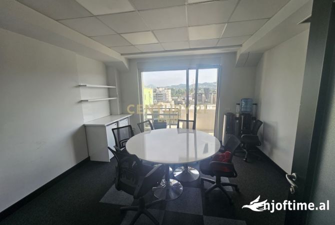 Ambient biznesi me qera 3+1 ne Tirane - 3,150 Euro