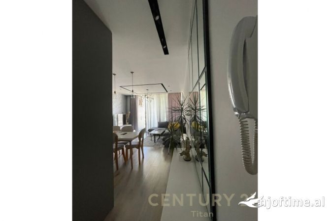 Shtepi ne shitje Apartament ne Tirane, 2+1, Mobilimi E mobiluar, Pagesa 250,000  Euro.