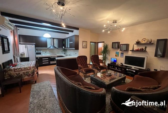 Shtepi me qera 3+1 ne Tirane - 900 Euro
