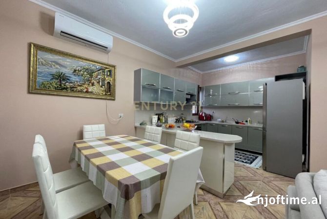 Shtepi ne shitje 7+1 ne Durres - 700,000 Euro