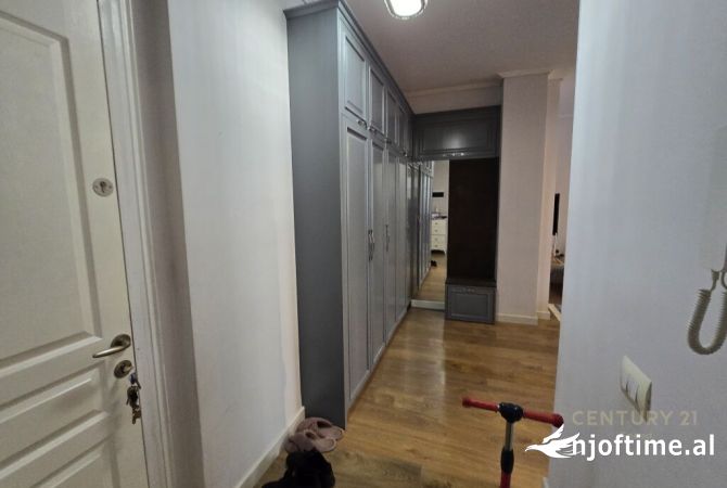 Shtepi me qera Apartament ne Tirane, 1+1, Mobilimi E mobiluar, Pagesa 450  Euro.