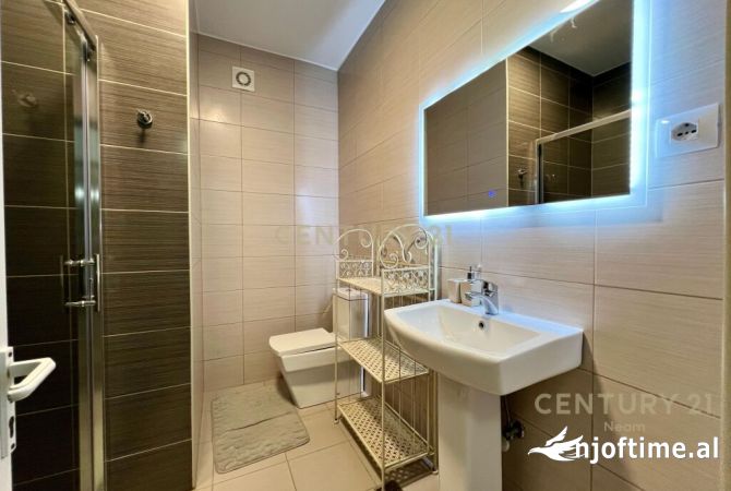 Shtepi me qera Apartament ne Tirane, 2+1, Mobilimi E mobiluar, Pagesa 880  Euro.