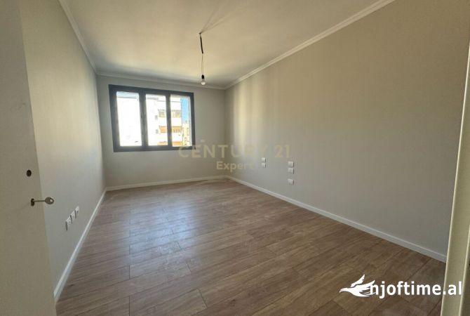 Ambient biznesi me qera 3+1 ne Tirane - 1,500 Euro