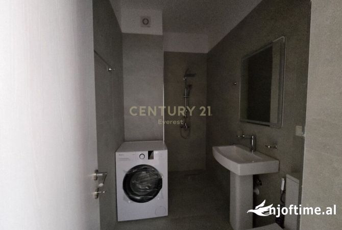 Shtepi ne shitje Apartament ne Tirane, 2+1, Mobilimi Pjeserisht e mobiluar, Pagesa 148,000  Euro.