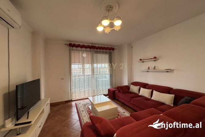 Shtepi me qera Apartament ne Tirane, 2+1, Mobilimi E mobiluar, Pagesa 590  Euro.