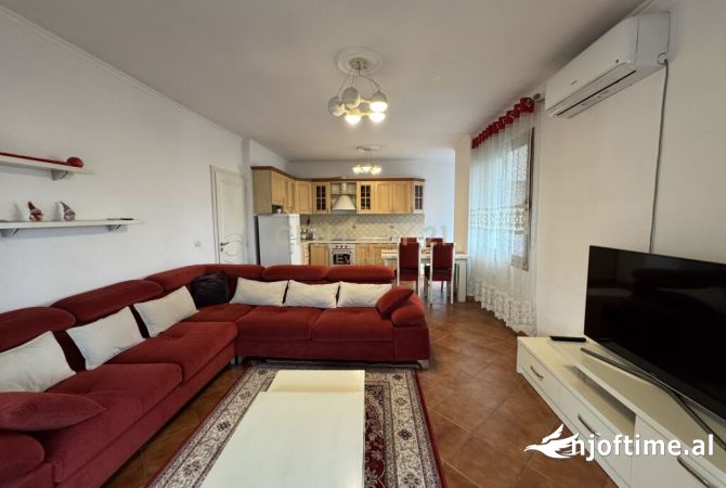 Shtepi me qera 2+1 ne Tirane - 590 Euro