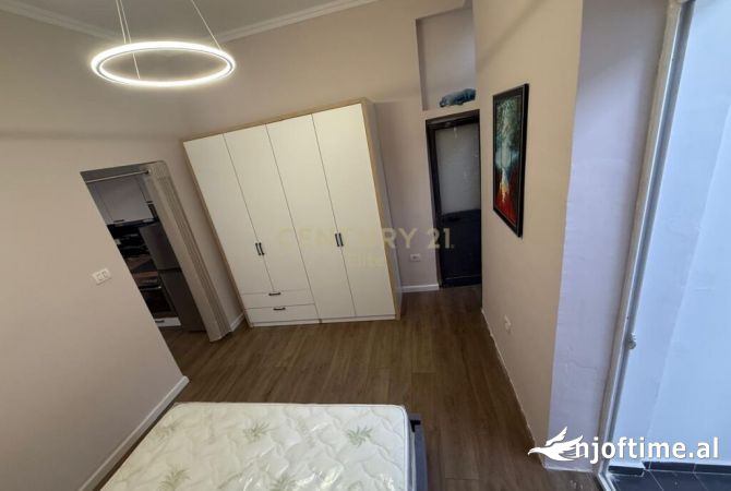 Shtepi ne shitje Apartament ne Tirane, Garsoniere, Mobilimi E mobiluar, Pagesa 97,800  Euro.