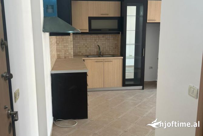 Shtepi ne shitje 1+1 ne Tirane - 92,000 Euro