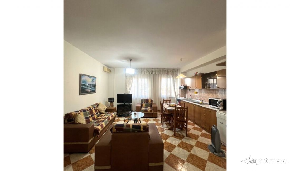 Shtepi me qera Apartament ne Tirane, 2+1, Mobilimi E mobiluar, Pagesa 550  Euro.