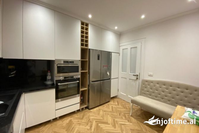 Casa in vendita 3+1 a Tirana - 268,000 Euro