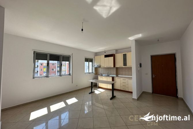 Shtepi me qera 2+1 ne Tirane - 450 Euro