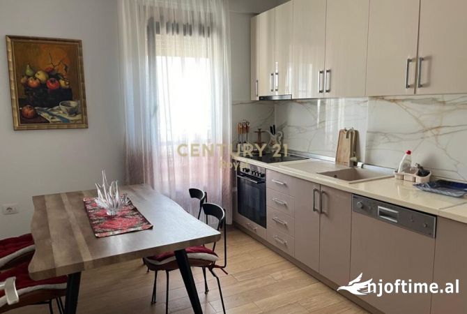 Shtepi me qera 2+1 ne Tirane - 800 Euro