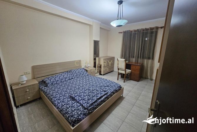 Shtepi me qera Apartament ne Tirane, 1+1, Mobilimi E mobiluar, Pagesa 400  Euro.