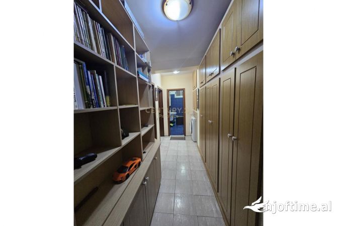 Shtepi me qera Apartament ne Tirane, 1+1, Mobilimi E mobiluar, Pagesa 400  Euro.