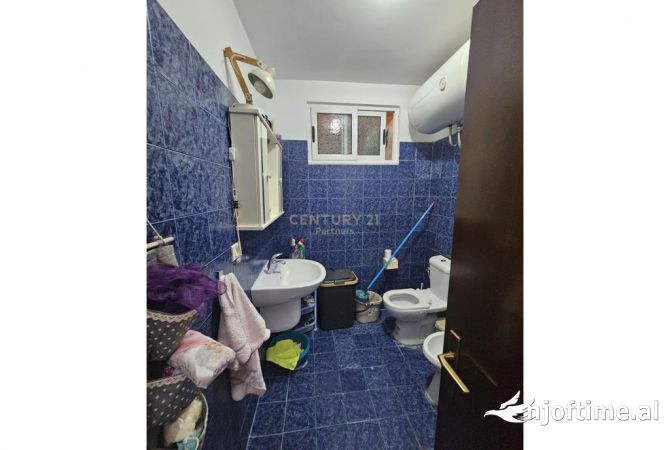 Shtepi me qera Apartament ne Tirane, 1+1, Mobilimi E mobiluar, Pagesa 400  Euro.