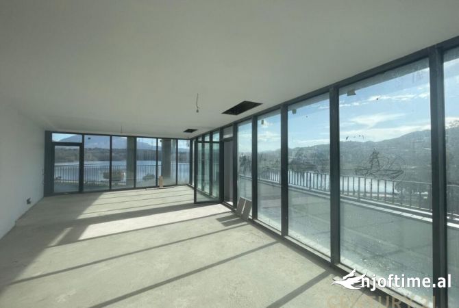 Shtepi me qera 2+1 ne Tirane - 3,000 Euro