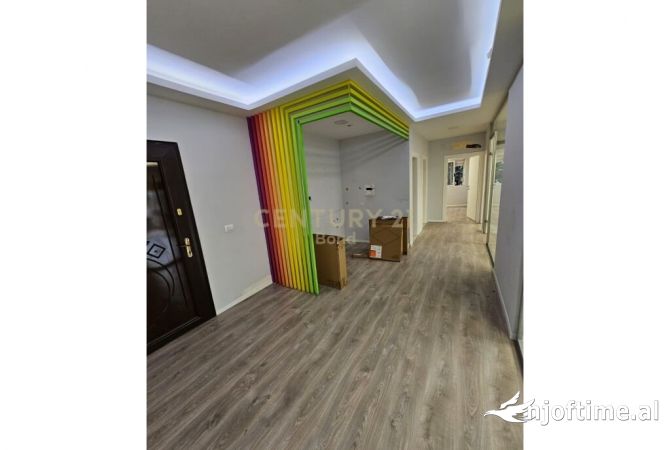 Pediatria, Japim ambjent zyre/biznesi me qira