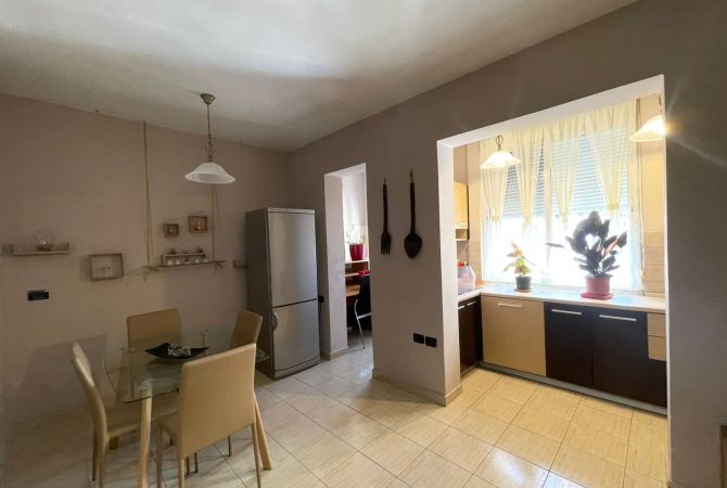 Shtepi me qera 1+1 ne Tirane - 450 Euro