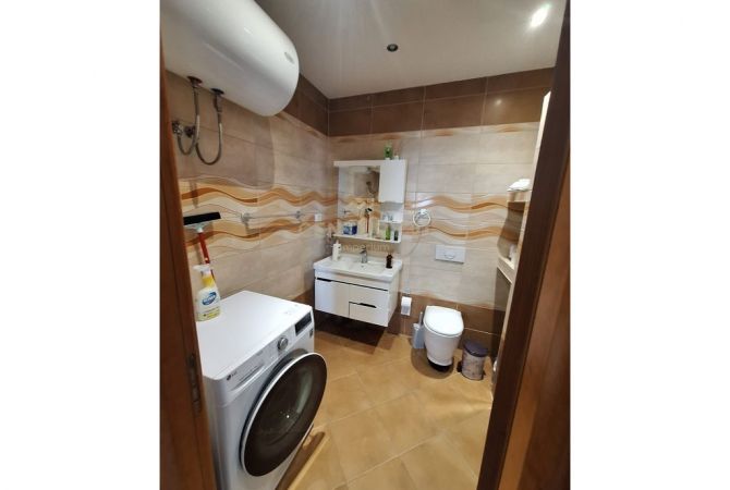 Shtepi ne shitje Apartament ne Tirane, 2+1, Mobilimi E mobiluar, Pagesa 150,000  Euro.