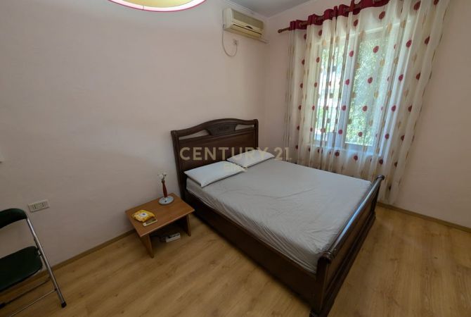 Shtepi me qera Apartament ne Tirane, 2+1, Mobilimi E mobiluar, Pagesa 500  Euro.