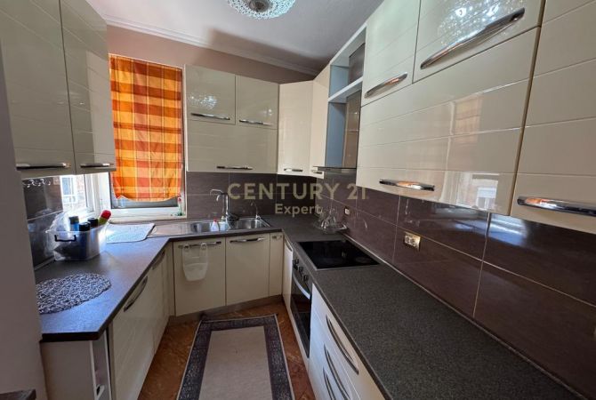 Shtepi me qera 2+1 ne Tirane - 800 Euro