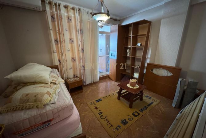 Shtepi me qera Apartament ne Tirane, 2+1, Mobilimi E mobiluar, Pagesa 800  Euro.