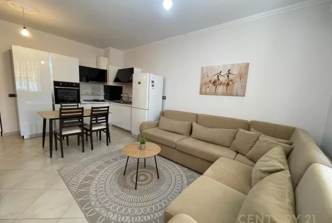 Shtepi ne shitje Apartament ne Tirane, 2+1, Mobilimi E mobiluar, Pagesa 140,000  Euro.