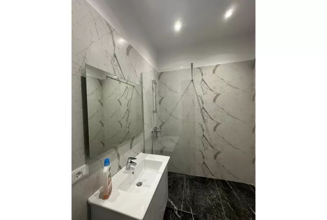 Shtepi me qera 1+1 ne Tirane - 1,000 Euro