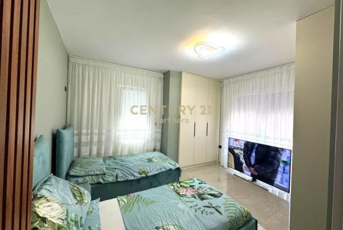 Shtepi me qera 2+1 ne Tirane - 750 Euro