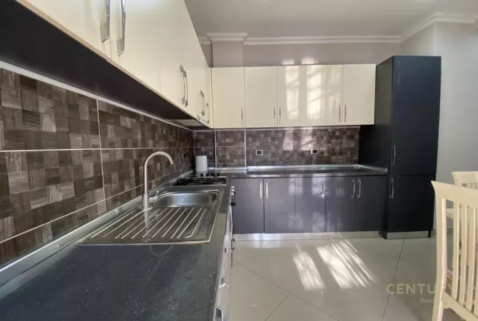 Shtepi ne shitje Apartament ne Tirane, 2+1, Mobilimi E mobiluar, Pagesa 220,000  Euro.