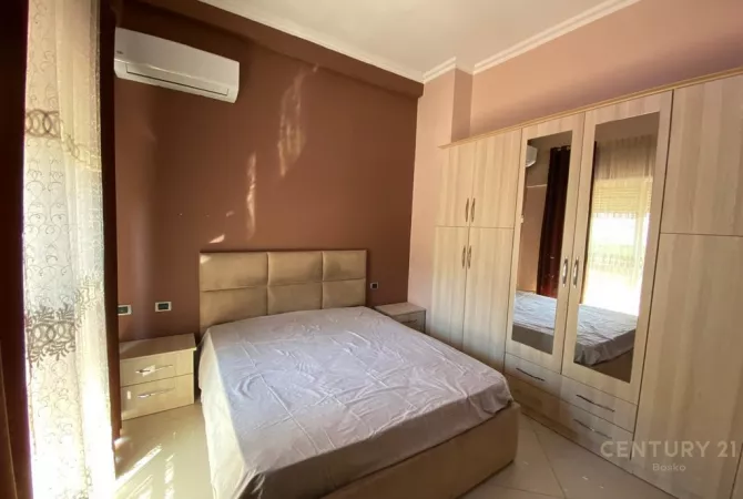 Shtepi ne shitje Apartament ne Tirane, 2+1, Mobilimi E mobiluar, Pagesa 220,000  Euro.