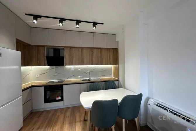 Shtepi me qera 2+1 ne Tirane - 700 Euro
