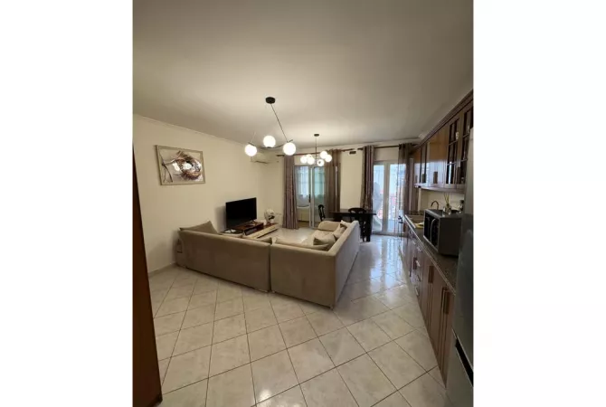 Shtepi ne shitje Apartament ne Tirane, 2+1, Mobilimi E mobiluar, Pagesa 152,000  Euro.