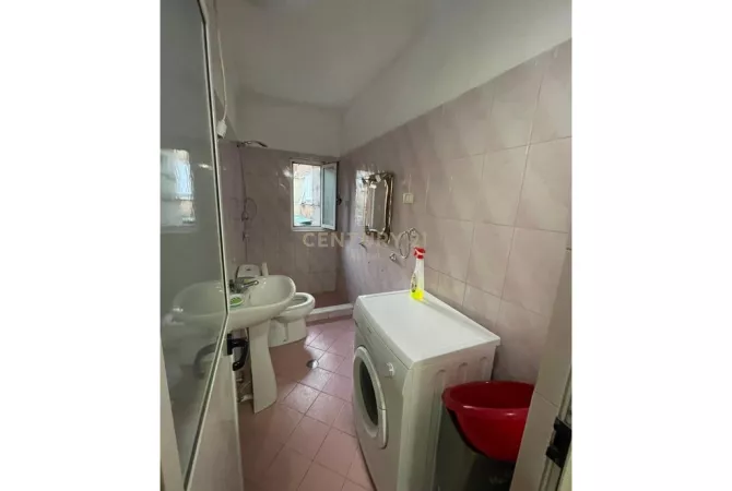 Shtepi me qera 1+1 ne Tirane - 380 Euro