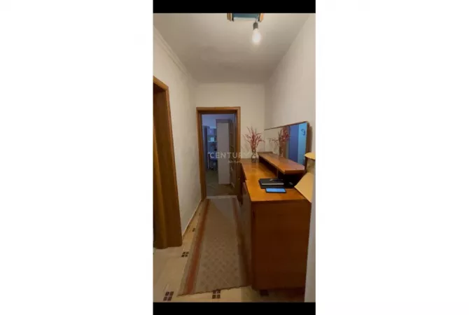 Shtepi me qera 1+1 ne Tirane - 380 Euro