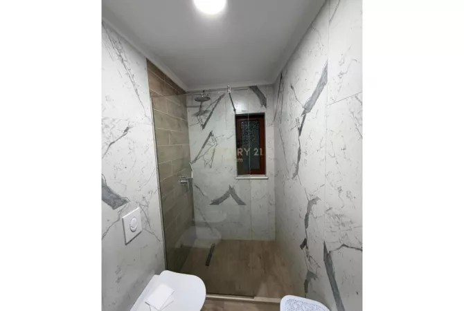 Shtepi me qera Apartament ne Tirane, 2+1, Mobilimi E mobiluar, Pagesa 650  Euro.
