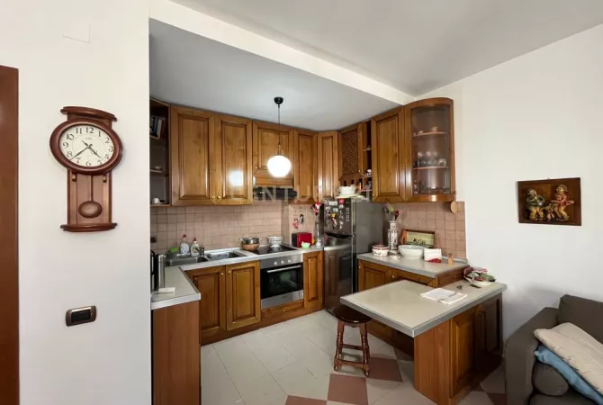 Shtepi ne shitje 2+1 ne Tirane - 200,000 Euro