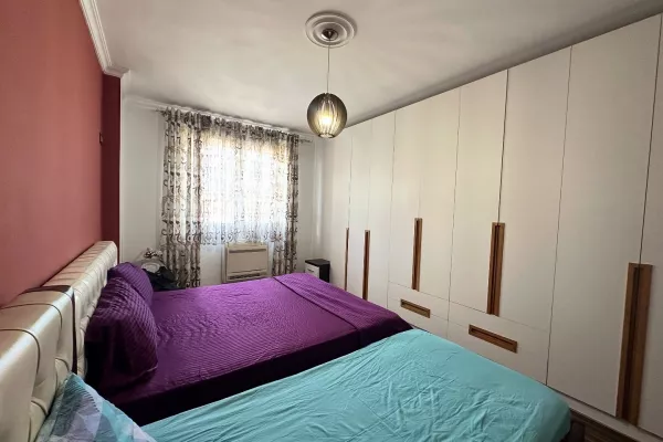 Shtepi ne shitje Apartament ne Tirane, 3+1, Mobilimi E mobiluar, Pagesa 200,000  Euro.