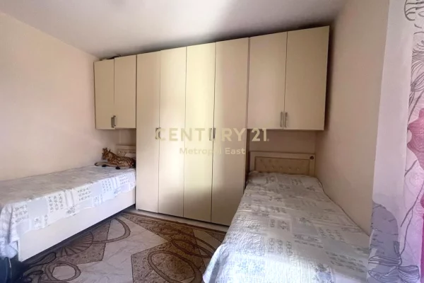Shtepi ne shitje Apartament ne Tirane, 2+1, Mobilimi E mobiluar, Pagesa 269,000  Euro.