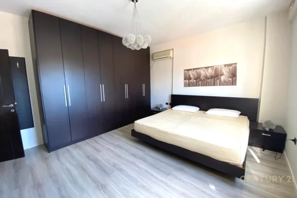 Shtepi ne shitje Apartament ne Tirane, 2+1, Mobilimi E mobiluar, Pagesa 230,000  Euro.