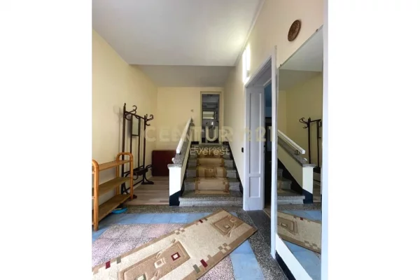 Shtepi me qera Apartament ne Tirane, 2+1, Mobilimi E mobiluar, Pagesa 500  Euro.