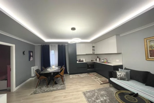 Shtepi ne shitje Apartament ne Tirane, 3+1, Mobilimi E mobiluar, Pagesa 250,000  Euro.