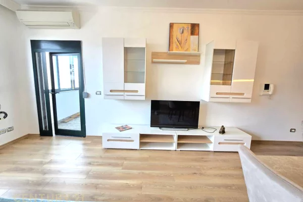 Shtepi me qera Apartament ne Tirane, 2+1, Mobilimi E mobiluar, Pagesa 1,150  Euro.