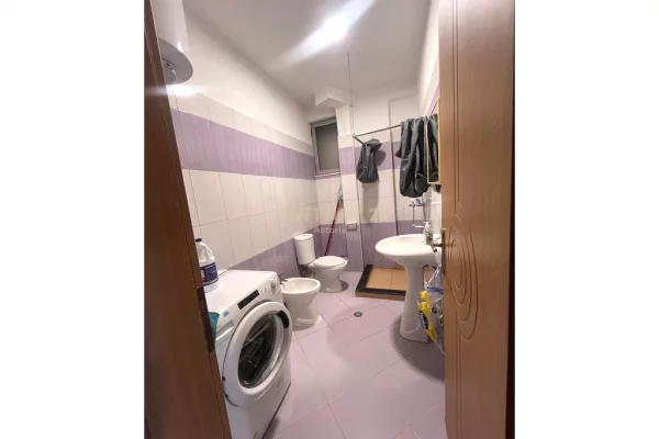 Shtepi me qera Apartament ne Tirane, 2+1, Mobilimi E mobiluar, Pagesa 500  Euro.