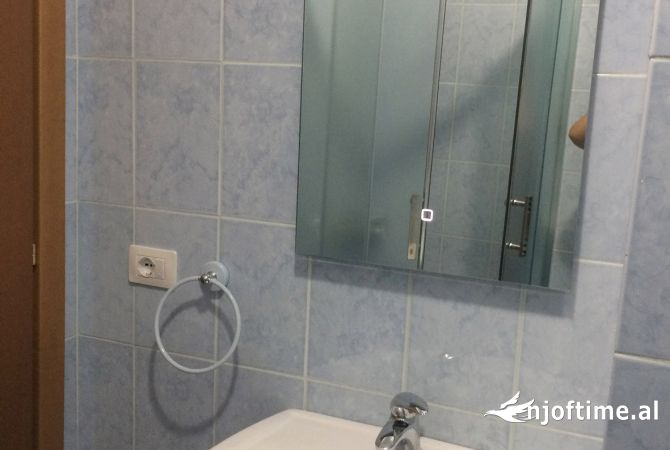 Shtepi me qera Apartament ne Tirane, 1+1, Mobilimi E mobiluar, Pagesa 50,000  Leke.