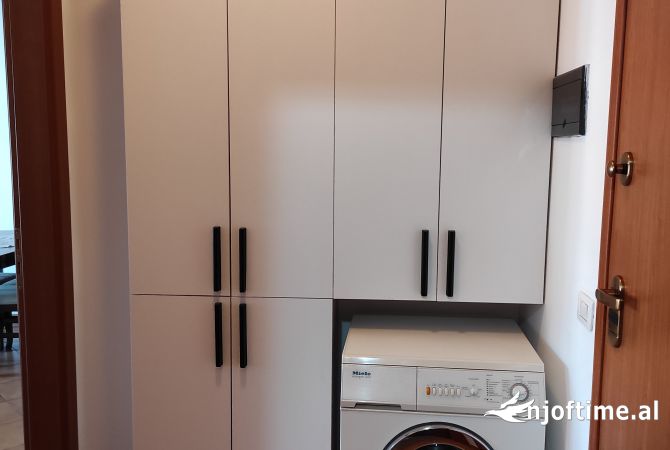 Shtepi me qera Apartament ne Tirane, 1+1, Mobilimi E mobiluar, Pagesa 50,000  Leke.