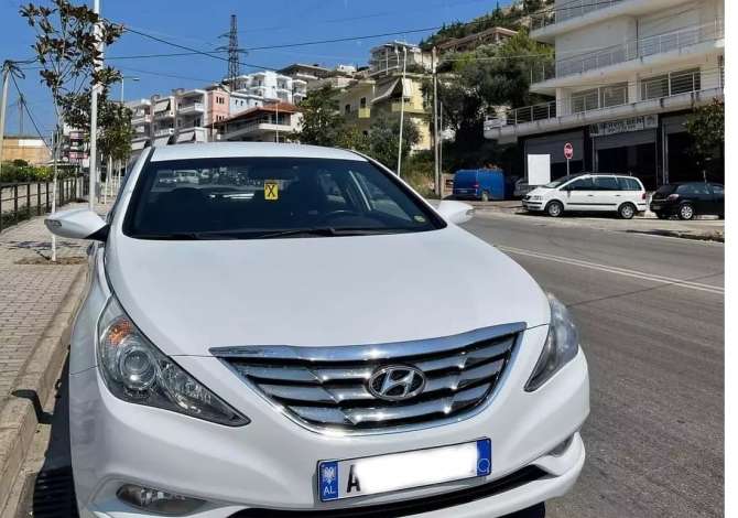 Jepet me qera Hyundai Sonata per vetem 40 euro dita